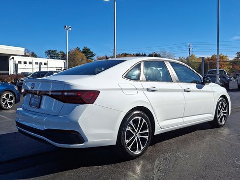 Certified 2025 Volkswagen Jetta Sport image 6