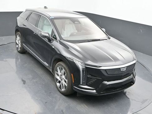 New 2025 Cadillac Optiq Luxury 1 w/ LPO, Floor Liner Package image 27