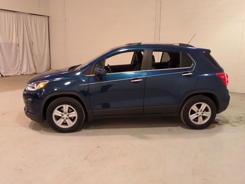 Used 2019 Chevrolet Trax LT w/ LT Convenience Package image 6