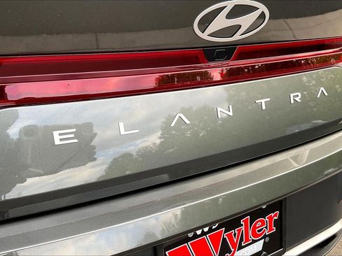 Used 2024 Hyundai Elantra SEL FWD image 23