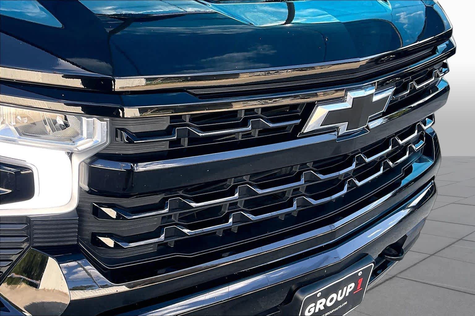 Used 2024 Chevrolet Silverado 1500 RST RWD image 31