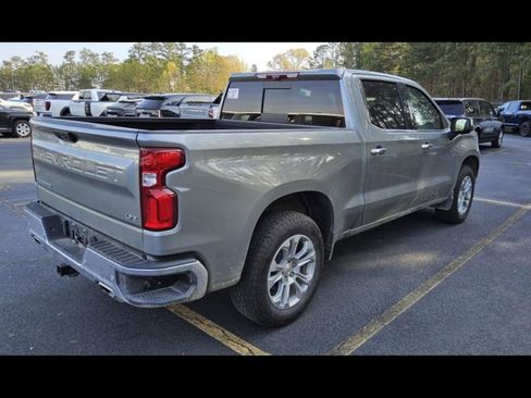 Used 2025 Chevrolet Silverado 1500 LTZ image 9