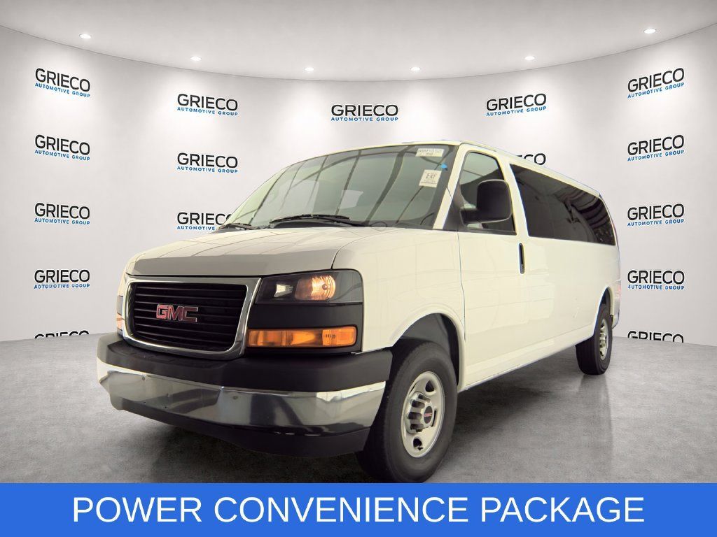 Used 2023 GMC Savana 3500 LS w/ Chrome Appearance Package RWD image 3