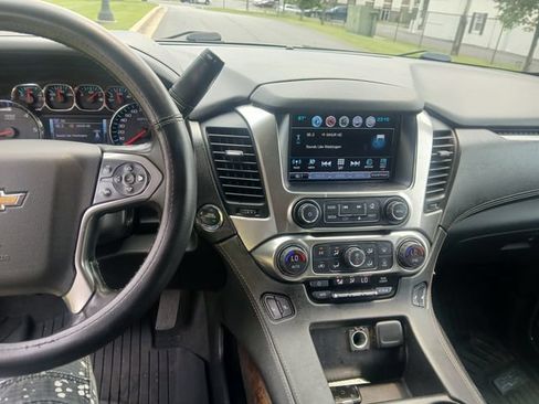 Used 2019 Chevrolet Suburban LT AWD/4WD image 26