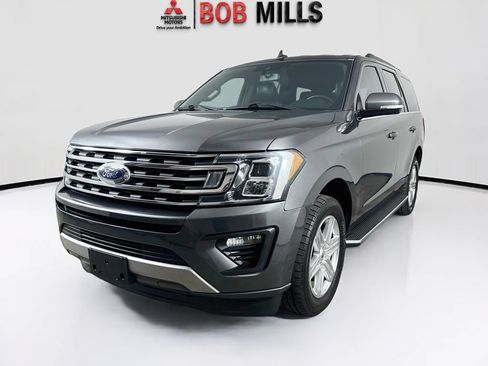 Used 2021 Ford Expedition XLT RWD image 3