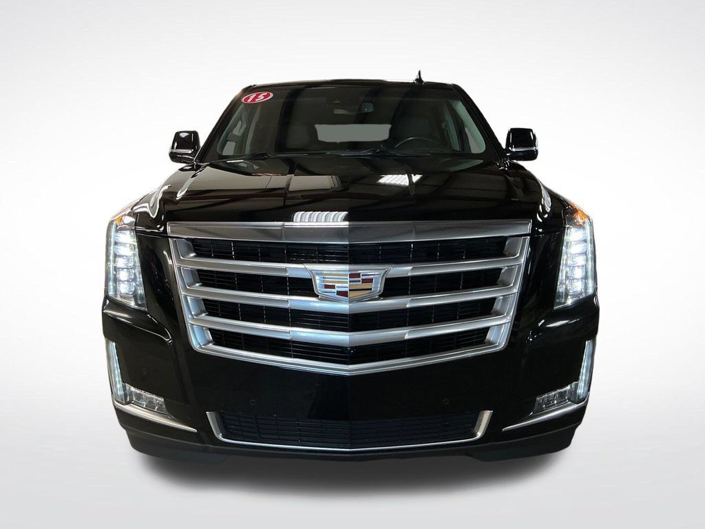 Used 2015 Cadillac Escalade Luxury AWD/4WD image 9