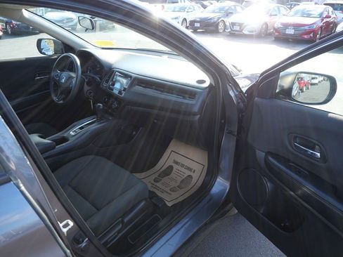 Used 2020 Honda HR-V LX image 14