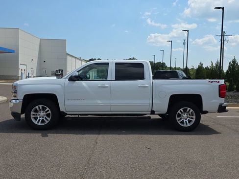 Used 2018 Chevrolet Silverado 1500 LT w/ All Star Edition AWD/4WD image 6