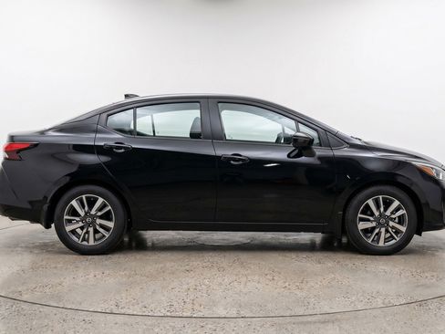 Used 2025 Nissan Versa SV FWD image 11