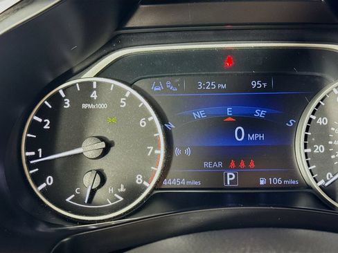 Used 2024 Nissan Murano SV AWD/4WD image 16