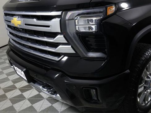 Used 2026 Chevrolet Silverado 2500 High Country w/ High Country Premium Package AWD/4WD image 42