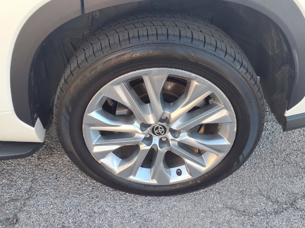 Used 2021 Toyota Highlander Limited FWD image 20