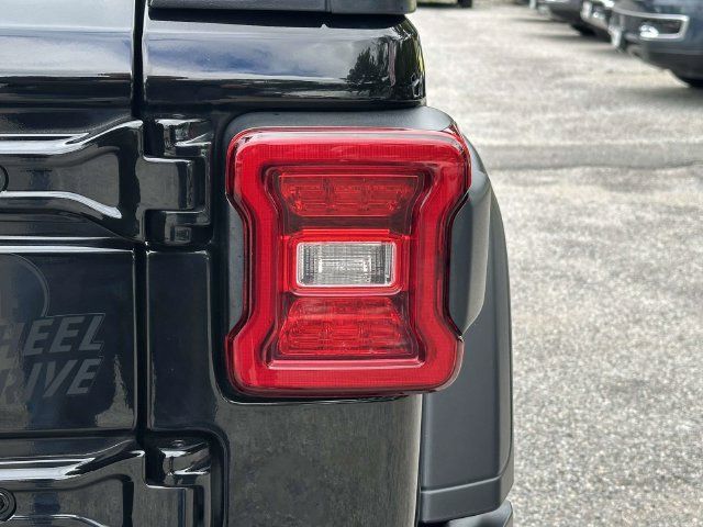 Used 2021 Jeep Wrangler Unlimited Sport AWD/4WD image 11