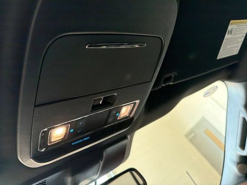 Used 2023 Ford F150 Lariat AWD/4WD image 29