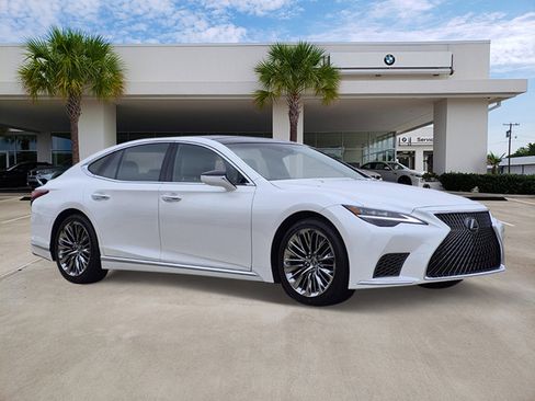 Used 2022 Lexus LS 500 w/ Interior Upgrade Package RWD image 3