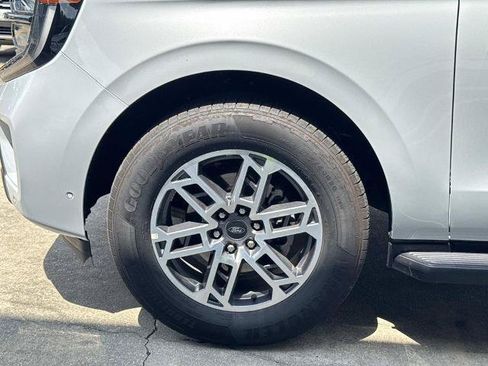 Certified 2025 Ford Expedition Active RWD image 4