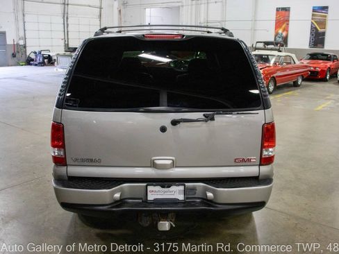 Used 2005 GMC Yukon Denali AWD/4WD image 5