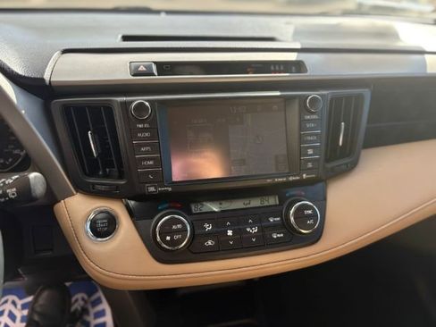 Used 2018 Toyota RAV4 Limited w/ Advanced Technology Package image 18