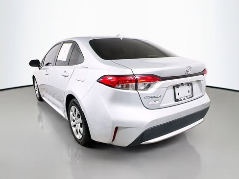Used 2020 Toyota Corolla LE image 8