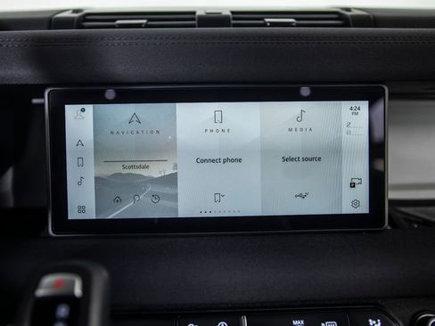 Used 2023 Land Rover Defender 110 S AWD/4WD image 31