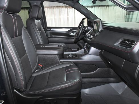 Used 2024 Chevrolet Suburban RST w/ Luxury Package AWD/4WD image 58