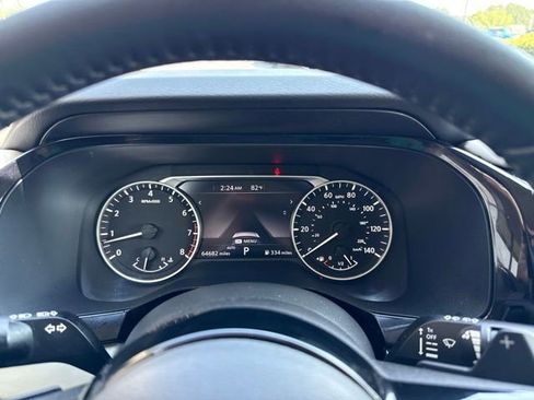 Used 2022 Nissan Pathfinder SV AWD/4WD image 9