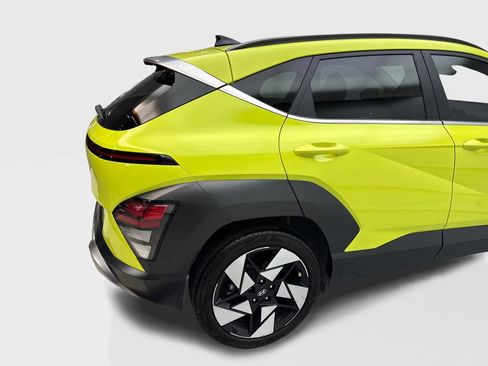 Used 2024 Hyundai Kona Limited FWD image 16