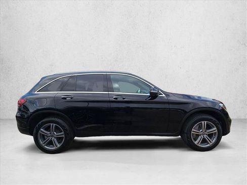 Used 2022 Mercedes-Benz GLC 300 4MATIC image 4