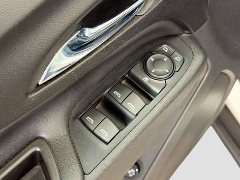 Used 2020 Chevrolet Equinox LT w/ Driver Convenience Package FWD image 18