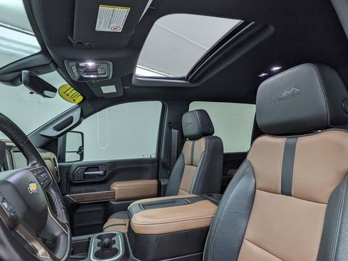 Used 2021 Chevrolet Silverado 3500 High Country image 3