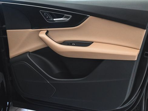 Used 2024 Audi Q7 2.0T Premium w/ Convenience Package image 11