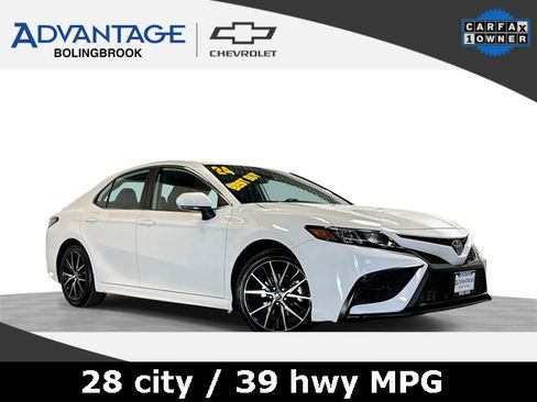 Used 2024 Toyota Camry SE image 1