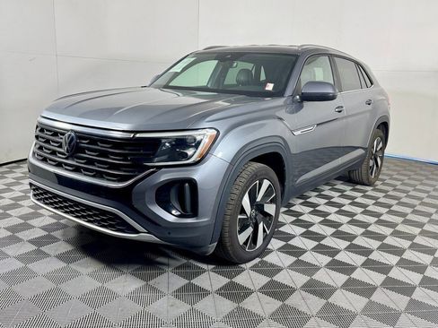 Used 2024 Volkswagen Atlas Cross Sport SE image 3
