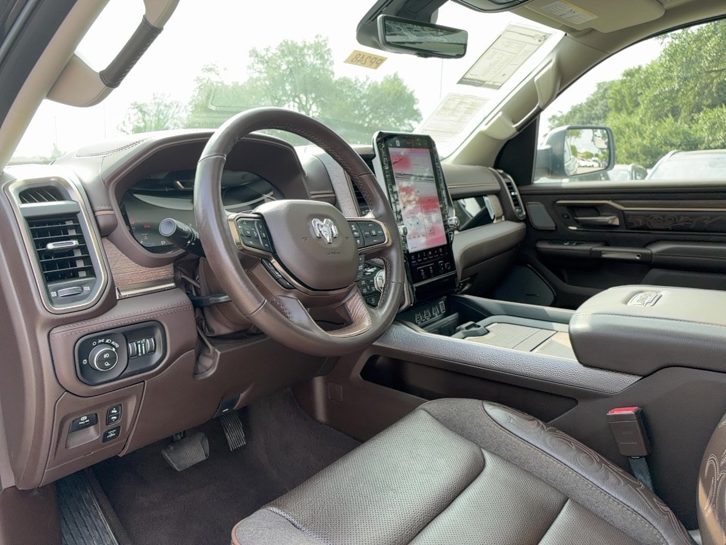 Used 2025 RAM 1500 Limited AWD/4WD image 12