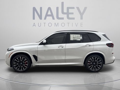Used 2026 BMW X5 xDrive50e w/ M Sport Package AWD/4WD image 3