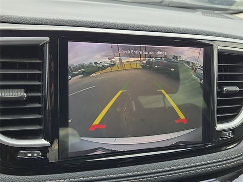 Used 2024 Chrysler Pacifica Limited FWD image 29