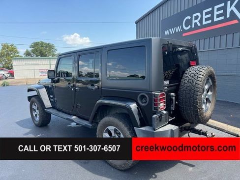 Used 2017 Jeep Wrangler Unlimited Sahara w/ Connectivity Group AWD/4WD image 3