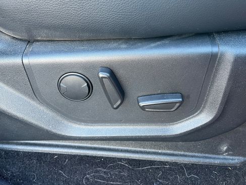 Certified 2019 Ford F150 Lariat image 18