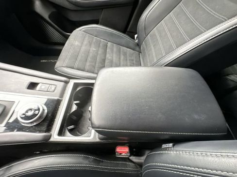 Used 2024 Mitsubishi Outlander SE image 25