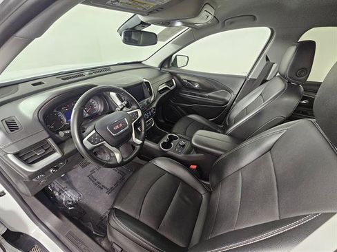 Used 2024 GMC Terrain SLT image 27