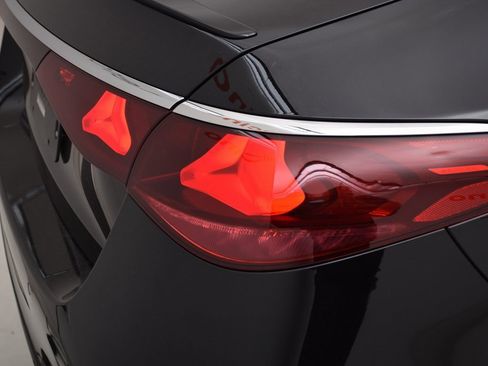 New 2025 Mercedes-Benz E 350 Sedan image 13