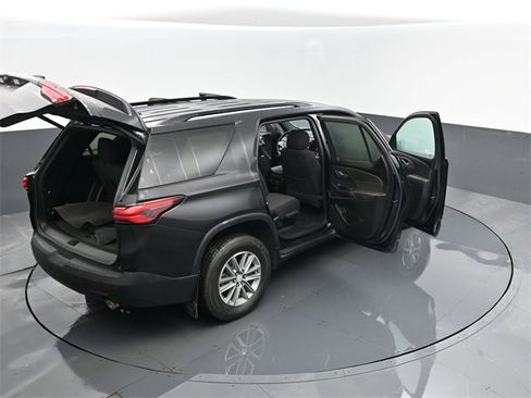 Used 2023 Chevrolet Traverse LT image 28