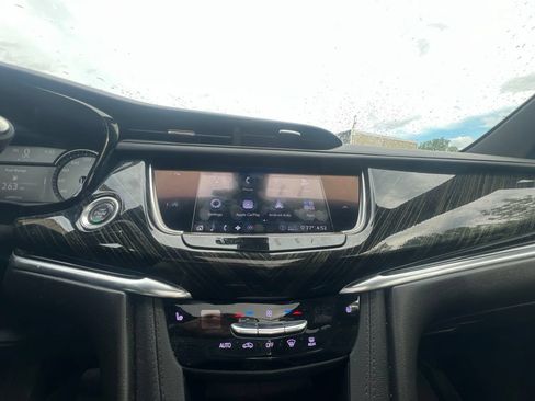 Used 2020 Cadillac XT6 Premium Luxury FWD image 13