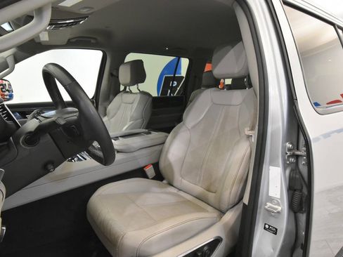 Used 2022 Jeep Wagoneer Series II image 11