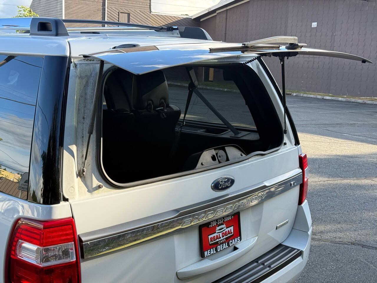 Used 2017 Ford Expedition EL Limited RWD image 10