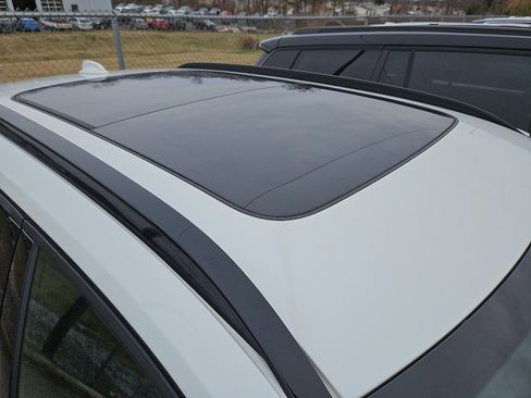 Used 2023 Volvo XC40 B5 Plus w/ Protection Package Premier image 11