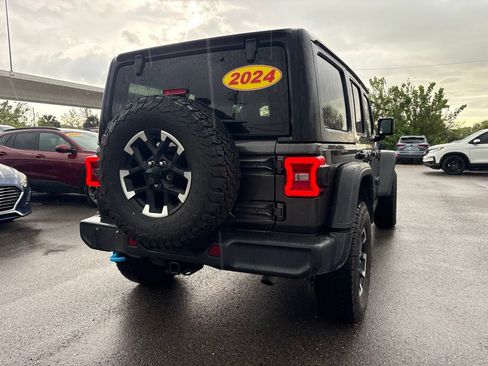 Used 2024 Jeep Wrangler Unlimited Rubicon 4xe AWD/4WD image 3