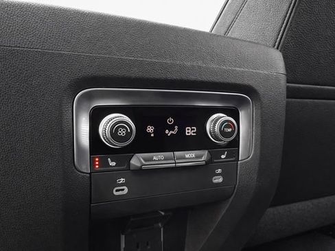 Used 2024 GMC Yukon Denali AWD/4WD image 24
