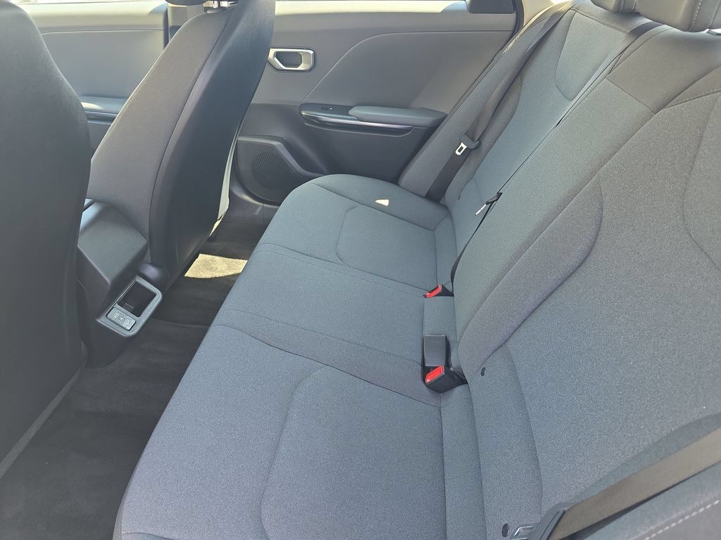 Used 2025 Kia K4 FWD image 23