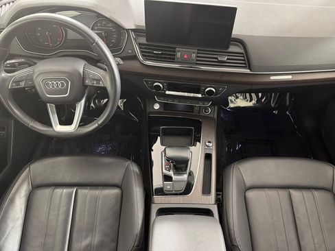 Used 2023 Audi Q5 2.0T Premium w/ Convenience Package AWD/4WD image 12